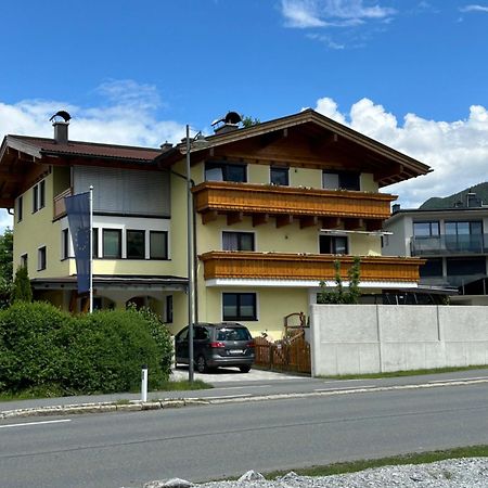Haus Laubreuter Apartamento Kaprun Exterior foto